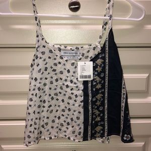 Cropped flowy tank top